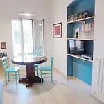 Residenza Bibliososta * فنتيميليا